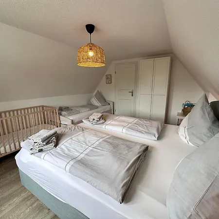 Sky & Spo Sonnentanz I Strandnah, Boxspringbetten, Waschmaschine, Direkt Am Leuchtturm Apartment