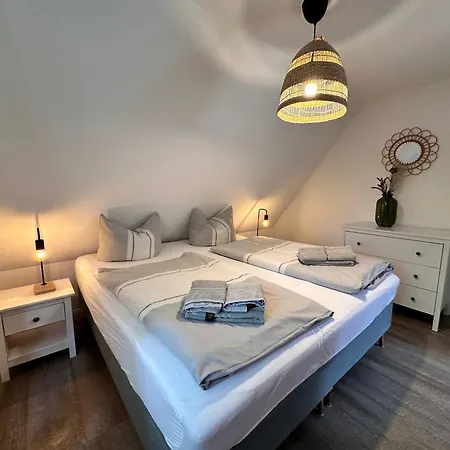 Sky & Homes Sonnentanz I Strandnah, Boxspringbetten, Waschmaschine, Direkt Am Leuchtturm Böhl